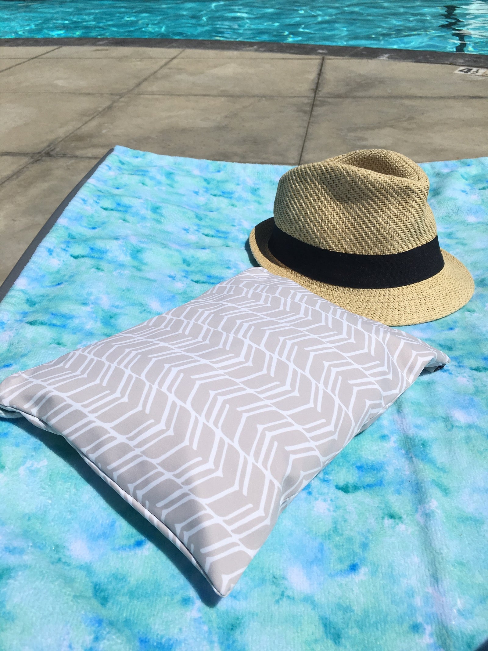 Whale Watching Swimsuit Travel Bag